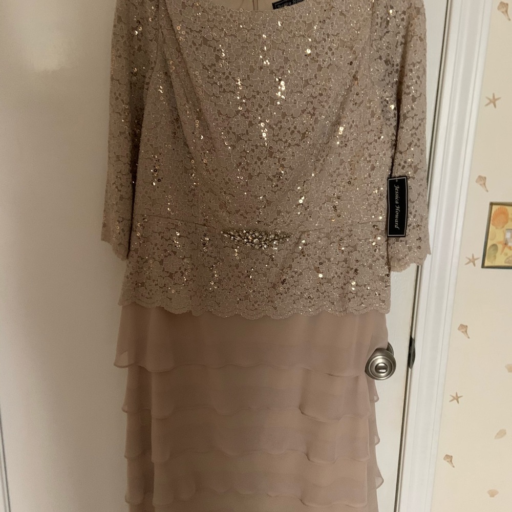 Jessica Howard elegant dress